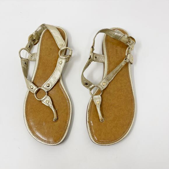 Nine West 6 Gold Thong Flat Sandals Faux Leather Gold Hardware Buckle Closure - Picture 3 of 12